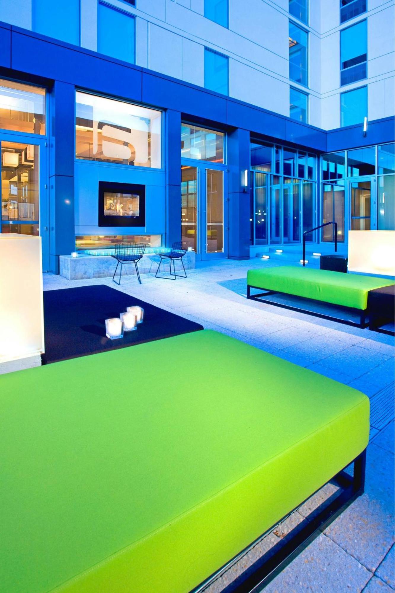 Aloft Mount Laurel Hotel Exterior photo