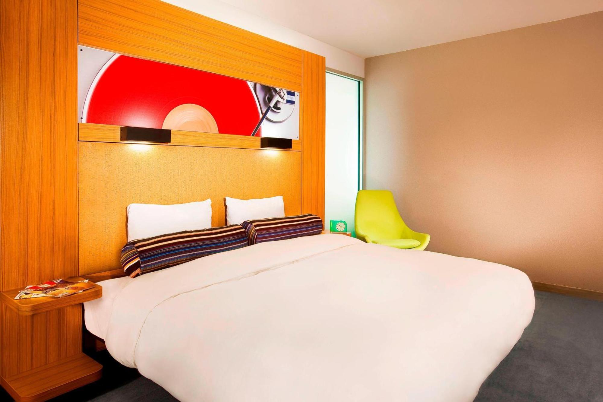 Aloft Mount Laurel Hotel Exterior photo
