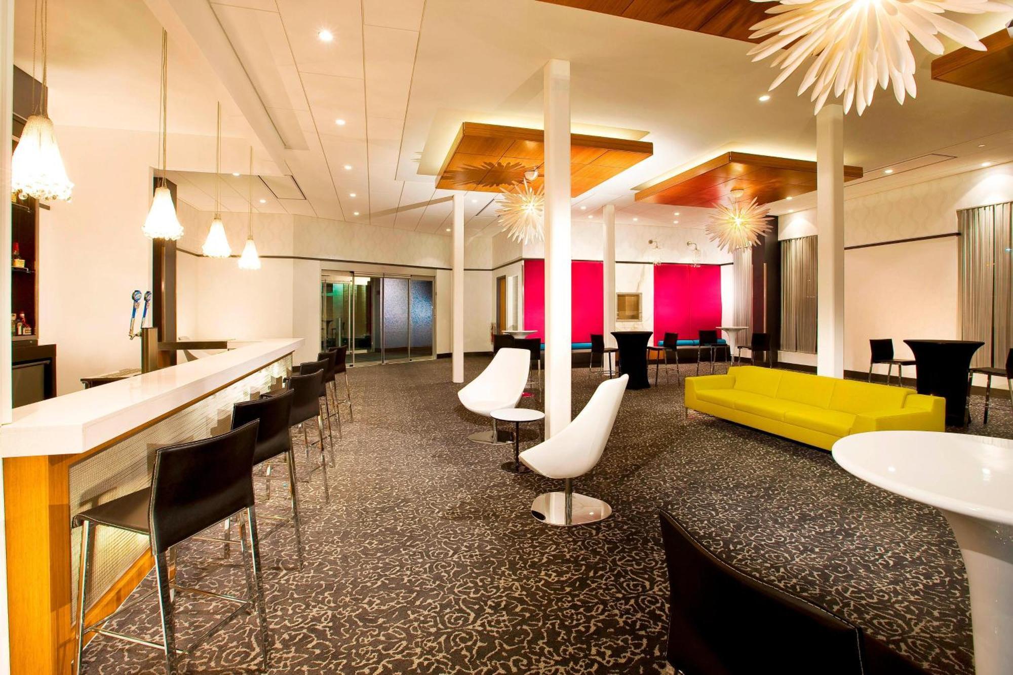 Aloft Mount Laurel Hotel Exterior photo