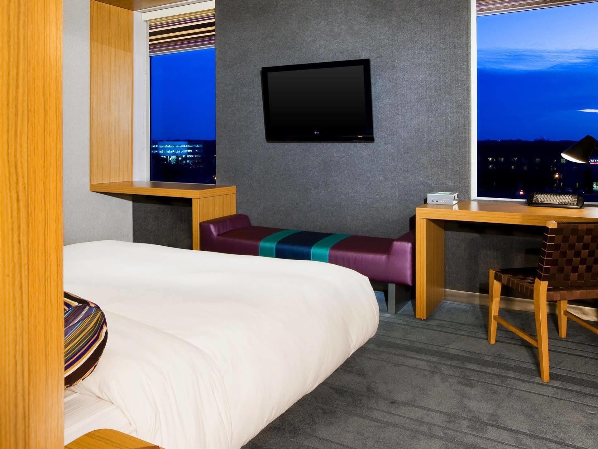 Aloft Mount Laurel Hotel Exterior photo